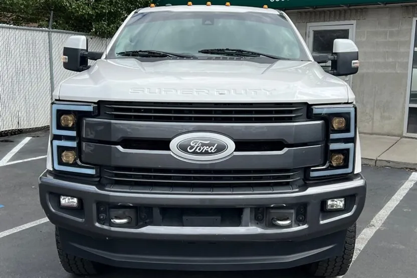 2017 Ford F-350 Lariat photo 1