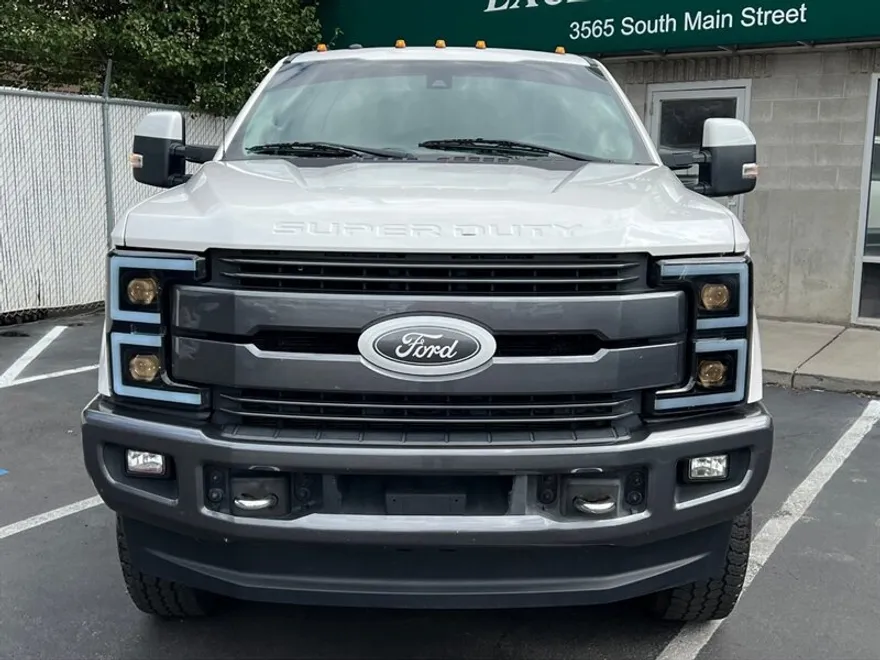 2017 Ford F-350 Lariat photo 1