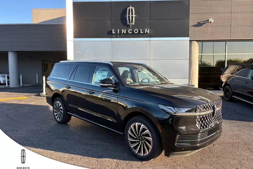 2025 Lincoln Navigator Black Label photo 1