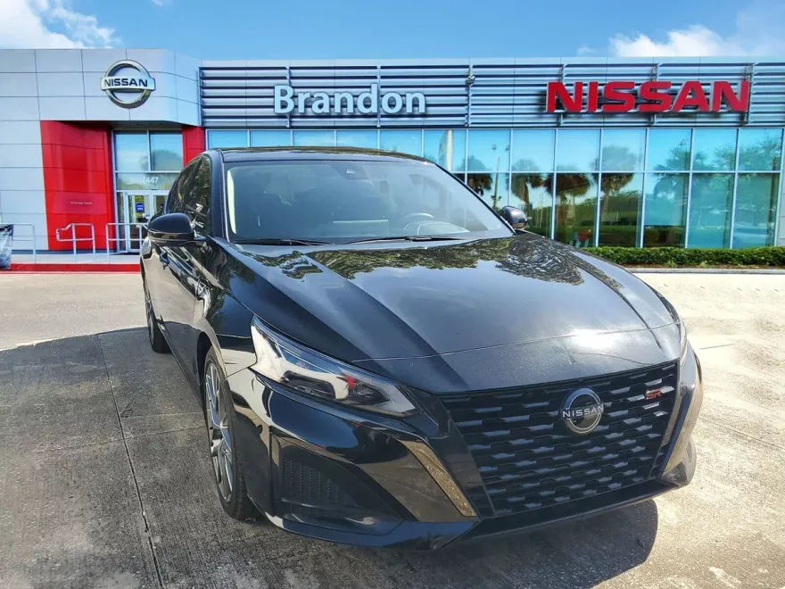 2023 Nissan Altima SR VC-Turbo photo 1