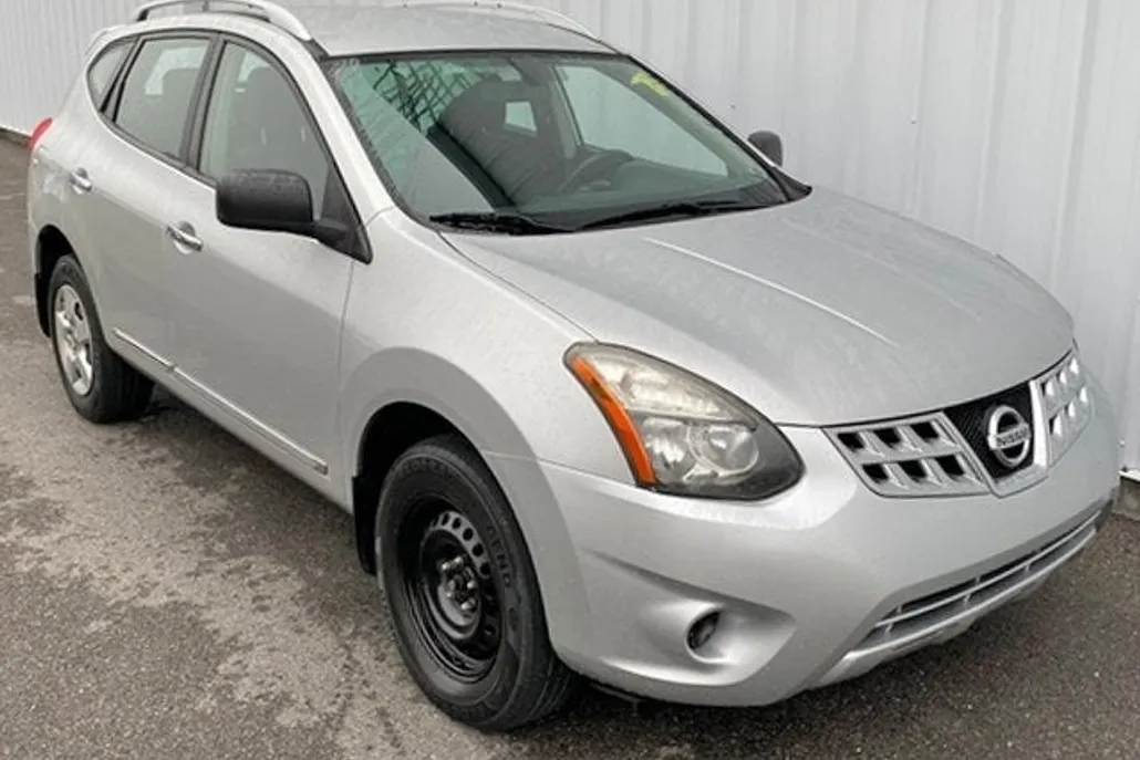 2015 Nissan Rogue Select S photo 1