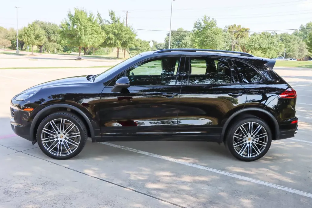 2016 Porsche Cayenne photo 1