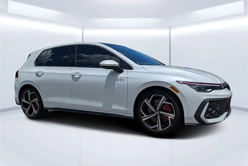 2025 Volkswagen Golf GTI SE photo 1