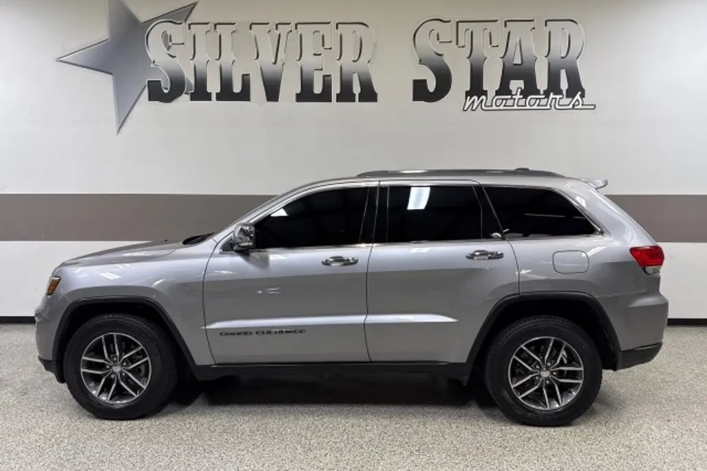 2017 Jeep Grand Cherokee Limited photo 1
