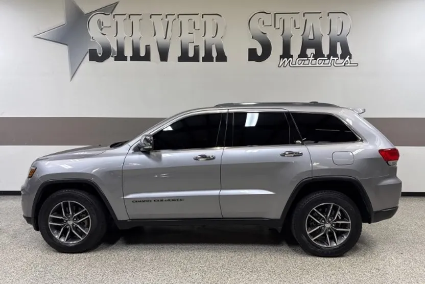 2017 Jeep Grand Cherokee Limited photo 1