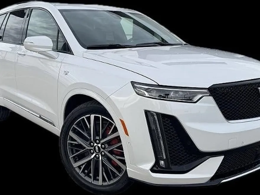 2025 Cadillac XT6 Sport photo 1