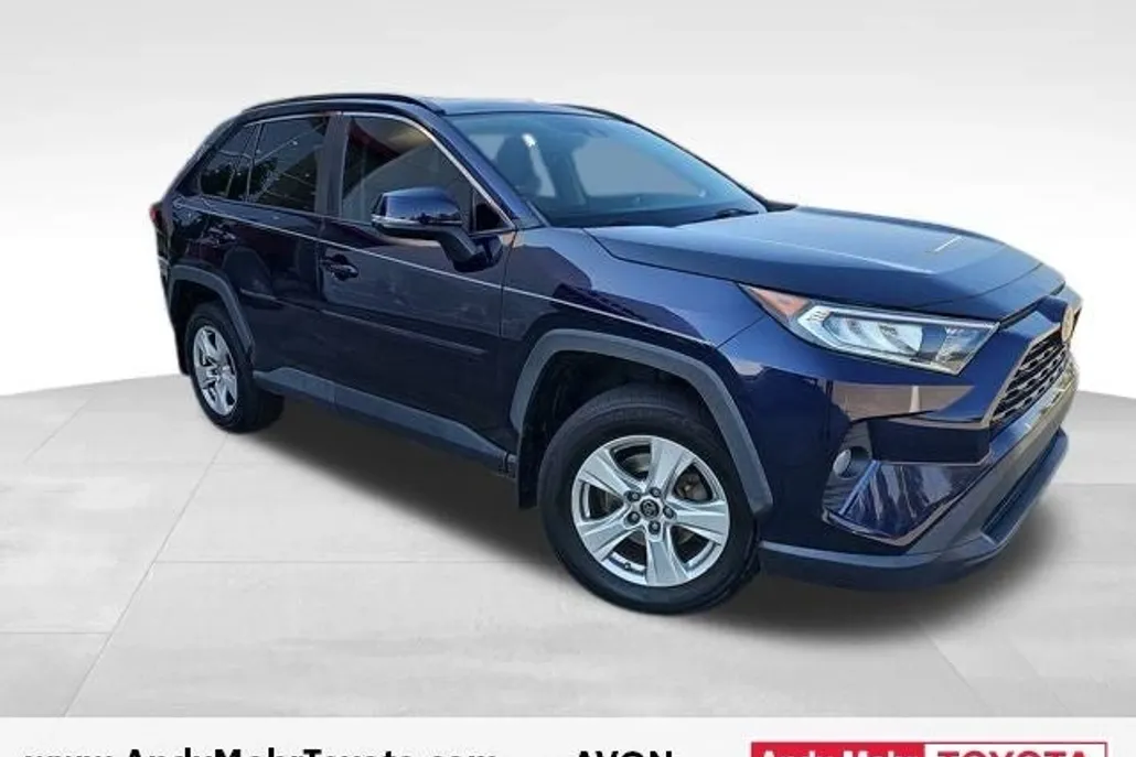 2019 Toyota RAV4 XLE photo 1