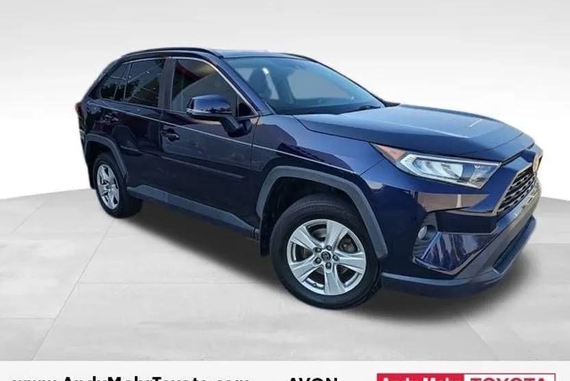 2019 Toyota RAV4 XLE photo 1