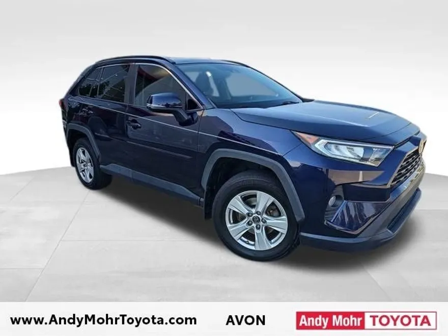 2019 Toyota RAV4 XLE photo 1