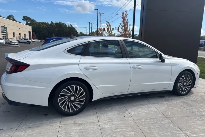 2021 Hyundai Sonata Hybrid Limited photo 1