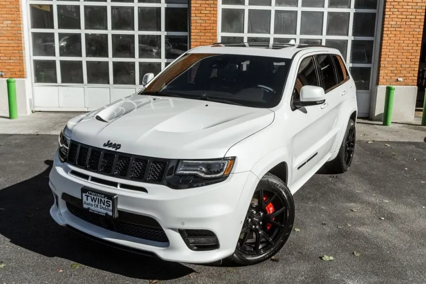 2020 Jeep Grand Cherokee SRT8 photo 1