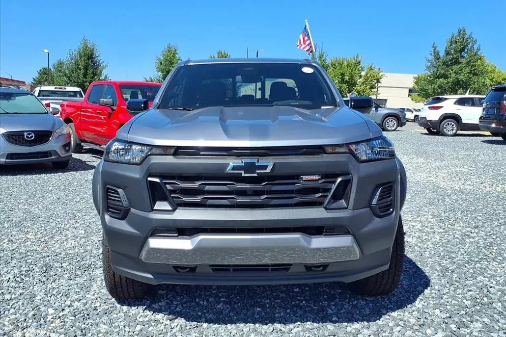 2026 Chevrolet Colorado Trail Boss photo 1