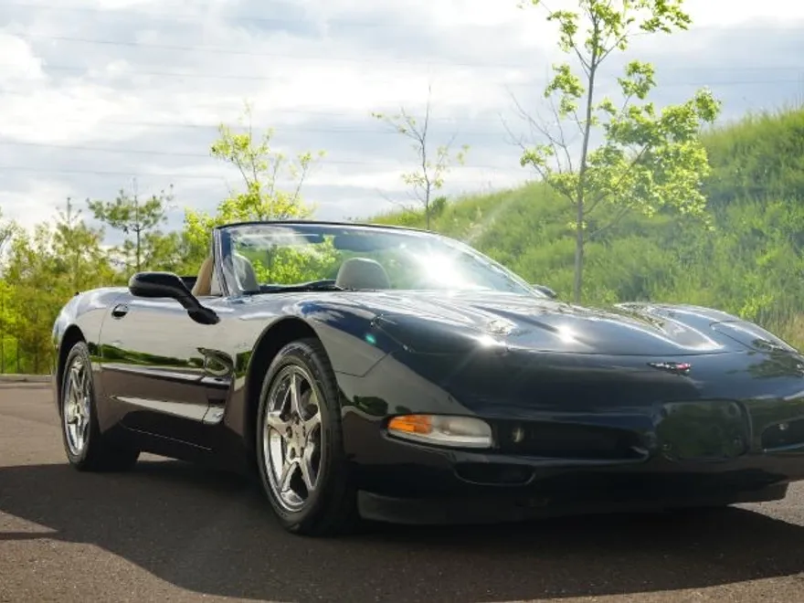 2002 Chevrolet Corvette Convertible photo 1