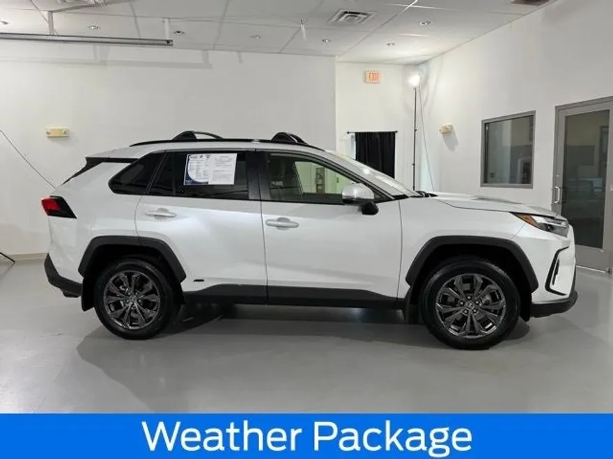 2024 Toyota RAV4 Hybrid XLE Premium photo 1