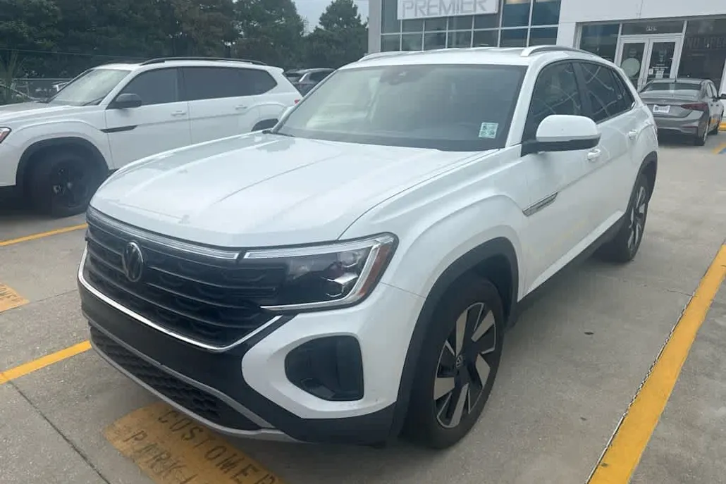 2024 Volkswagen Atlas Cross Sport SE Technology photo 1