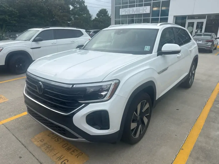 2024 Volkswagen Atlas Cross Sport SE Technology photo 1