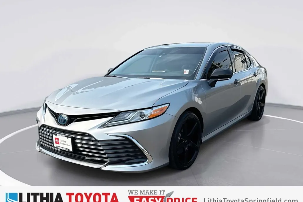 2022 Toyota Camry Hybrid XLE photo 1