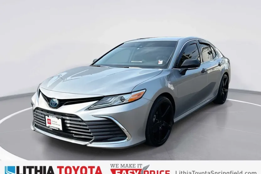 2022 Toyota Camry Hybrid XLE photo 1