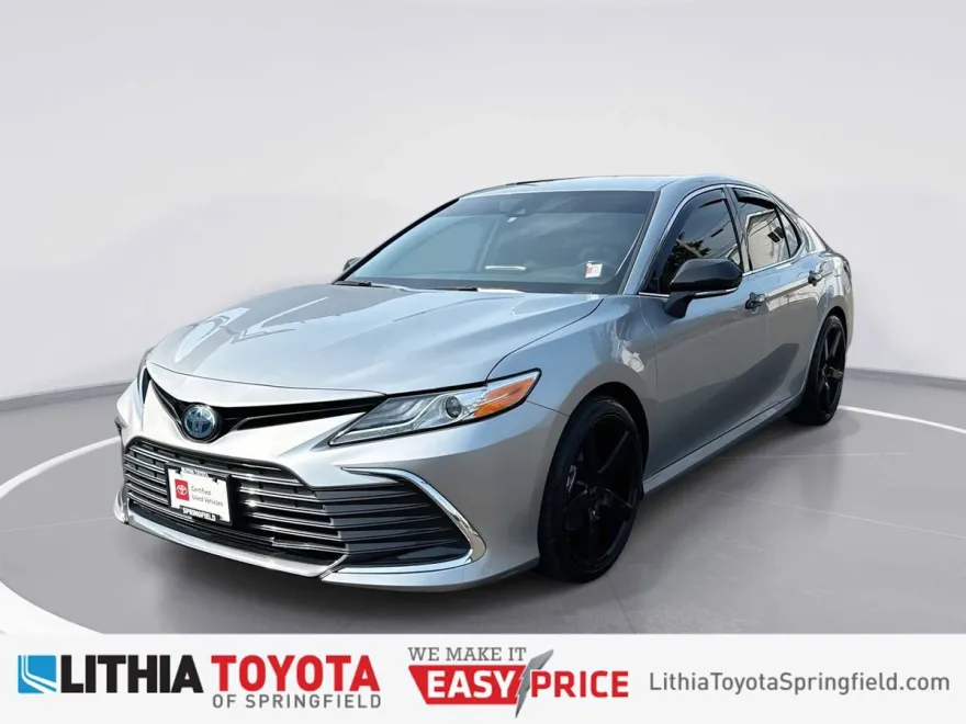 2022 Toyota Camry Hybrid XLE photo 1