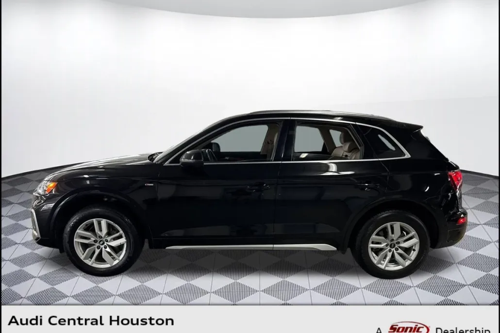 2022 Audi Q5 S line Premium photo 1