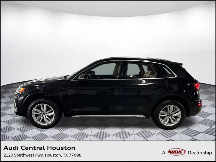 2022 Audi Q5 S line Premium photo 1