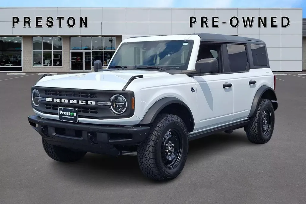 2022 Ford Bronco Black Diamond photo 1