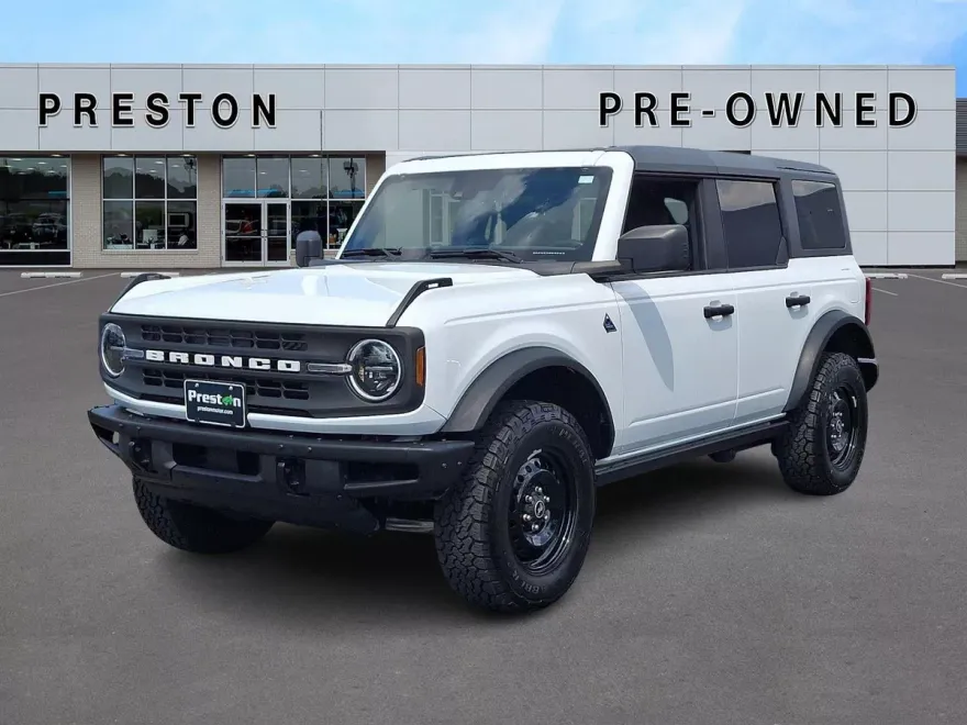 2022 Ford Bronco Black Diamond photo 1
