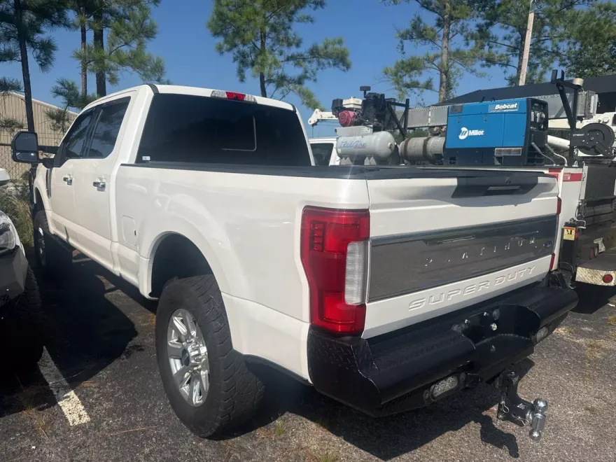 2017 Ford F-250 Platinum photo 1