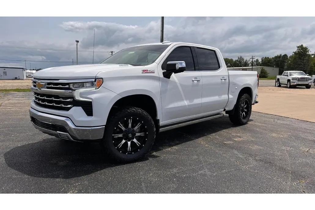 2023 Chevrolet Silverado 1500 LTZ photo 1