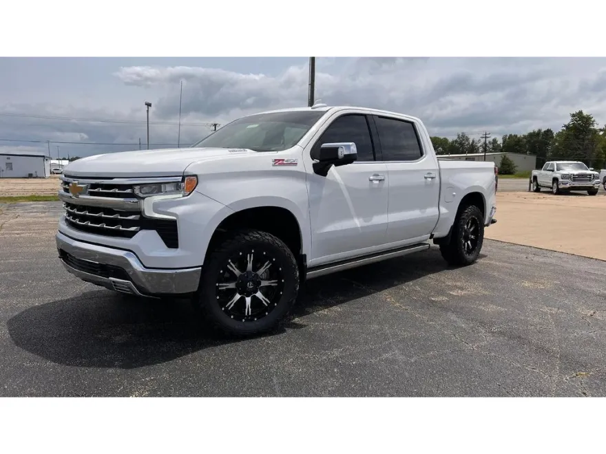 2023 Chevrolet Silverado 1500 LTZ photo 1
