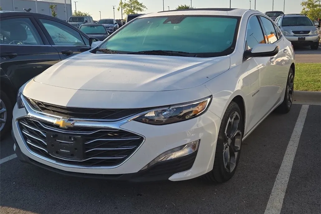 2023 Chevrolet Malibu 1LT photo 1