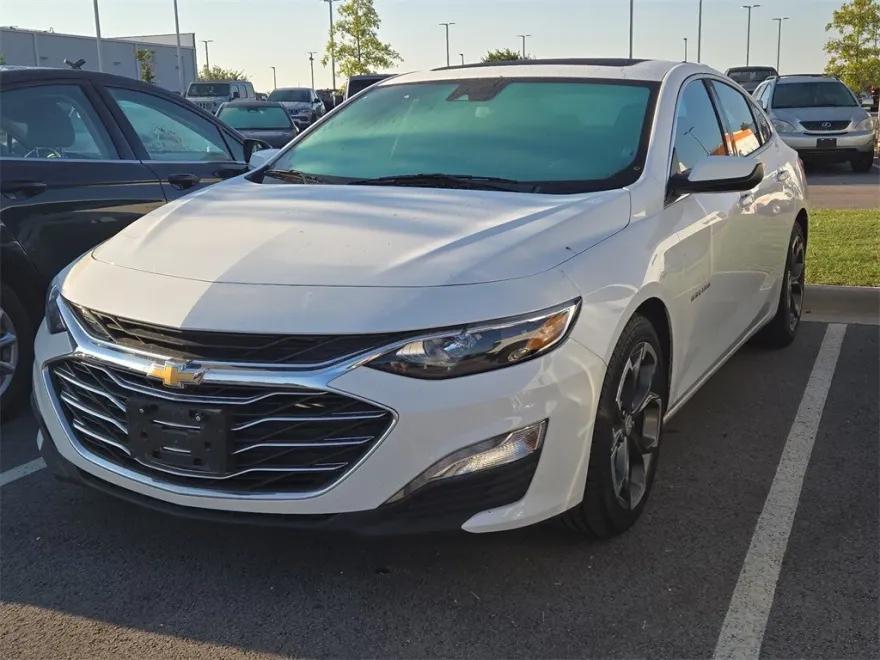 2023 Chevrolet Malibu 1LT photo 1