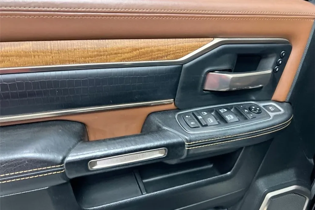 2019 Ram 2500 Longhorn photo 1