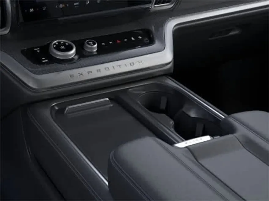 2025 Ford Expedition Platinum MAX photo 12