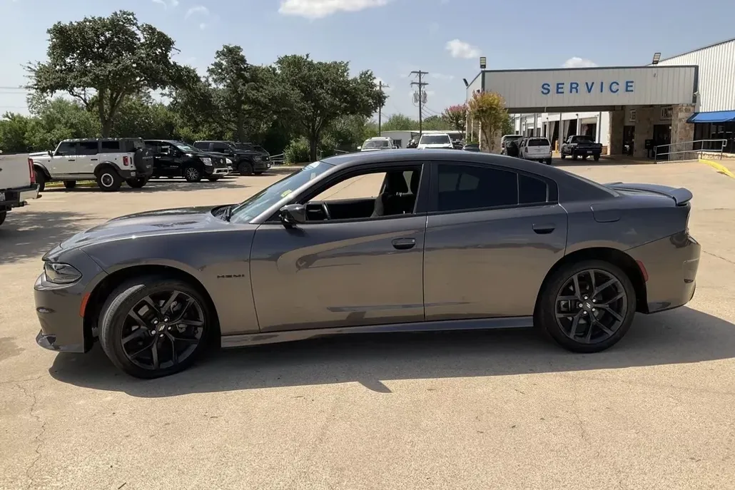 2022 Dodge Charger R/T photo 1