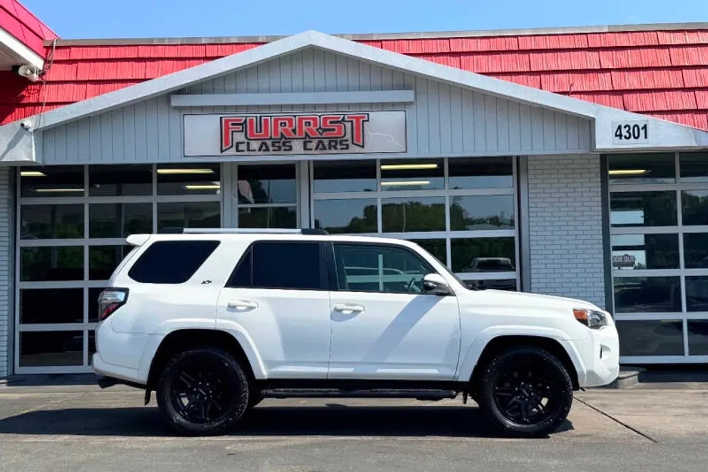 2022 Toyota 4Runner SR5 Premium photo 1
