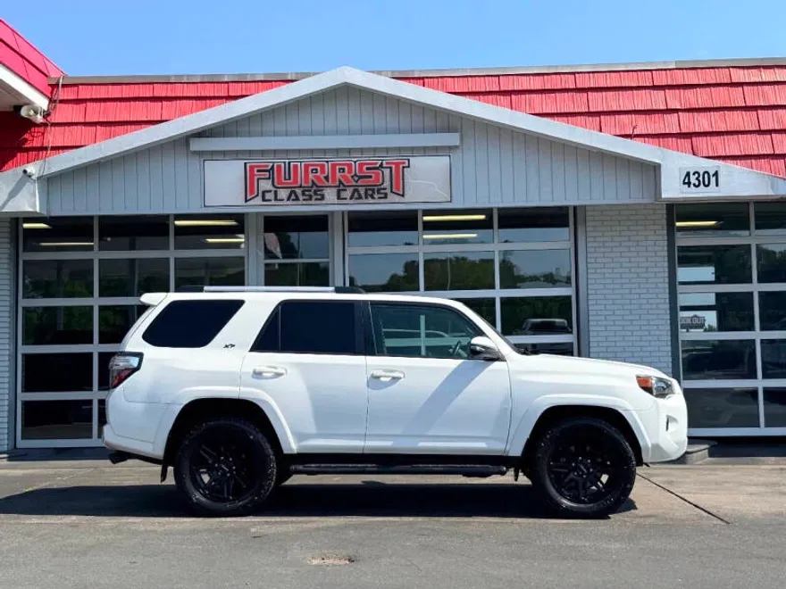 2022 Toyota 4Runner SR5 Premium photo 1