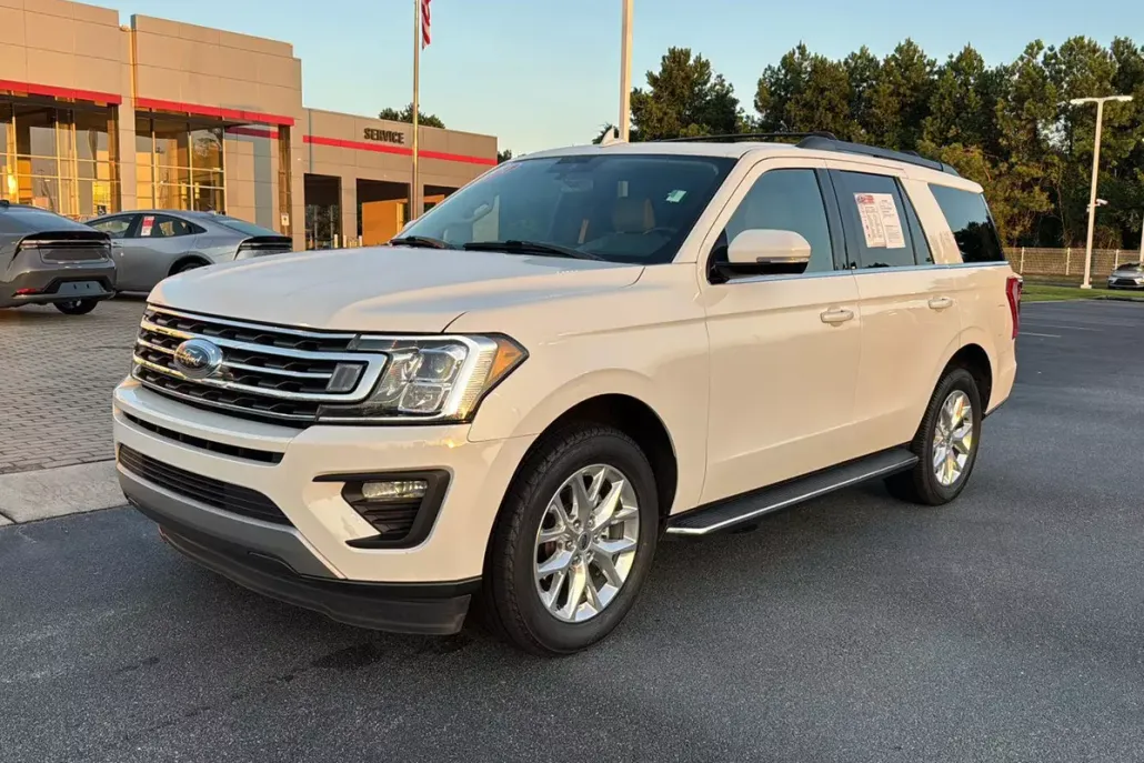 2021 Ford Expedition XLT photo 1