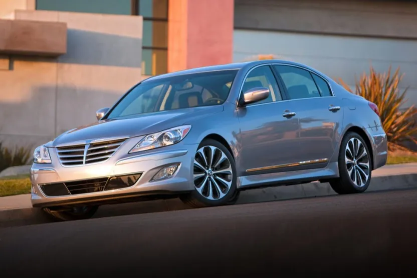 2013 Hyundai Genesis 5.0 R-Spec photo 1