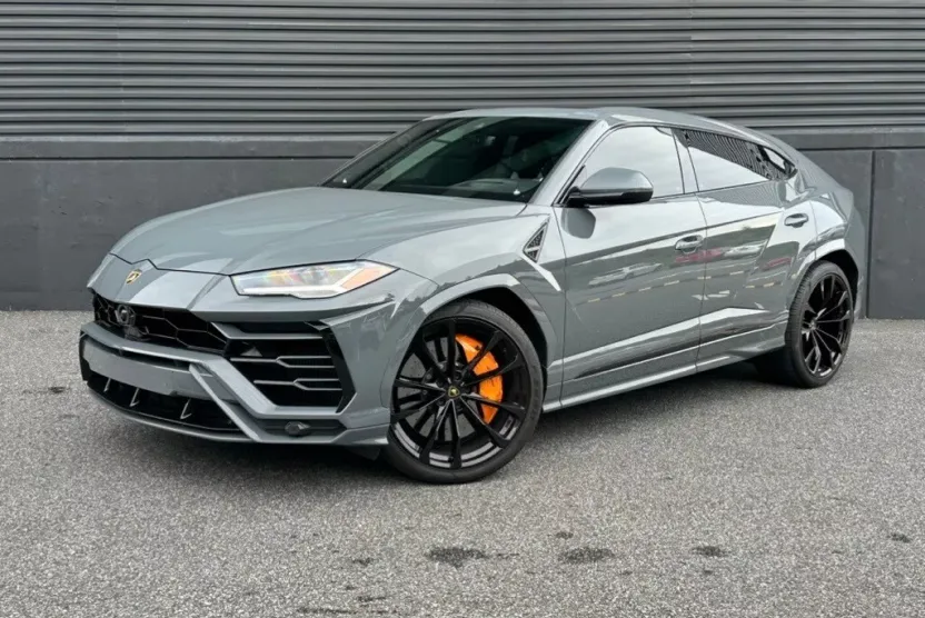 2022 Lamborghini Urus Base photo 1