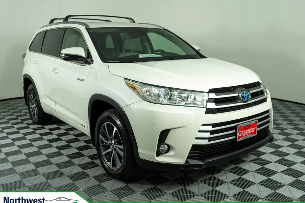 2017 Toyota Highlander Hybrid XLE photo 1