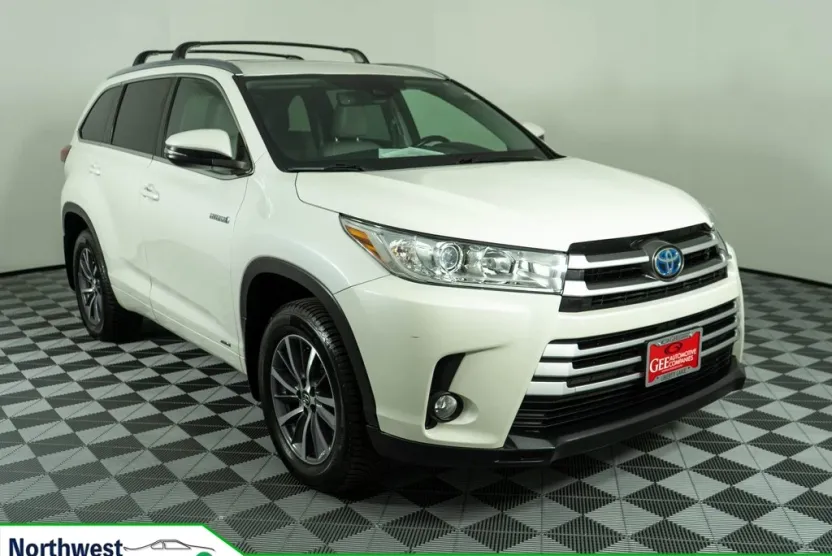 2017 Toyota Highlander Hybrid XLE photo 1