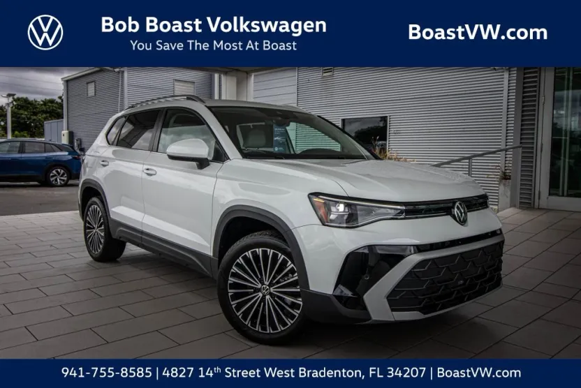 2025 Volkswagen Taos SE photo 1