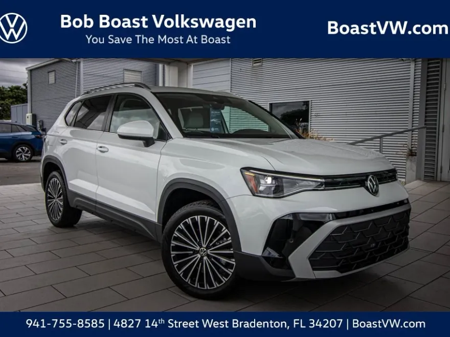 2025 Volkswagen Taos SE photo 1