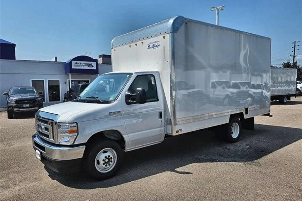 2025 Ford E-350 Base photo 1