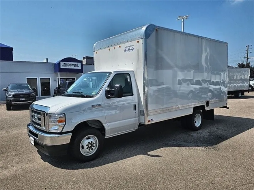 2025 Ford E-350 Base photo 1