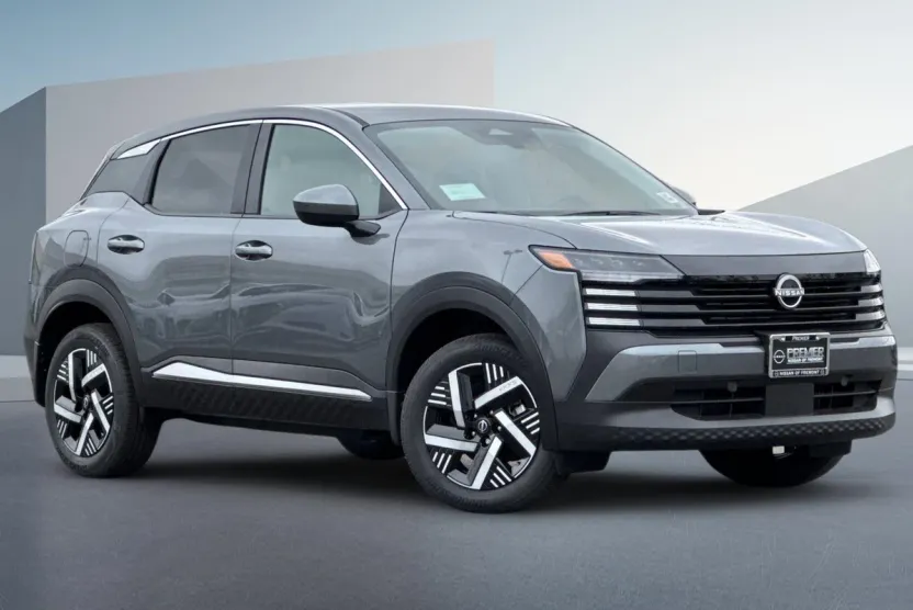 2025 Nissan Kicks SV photo 1