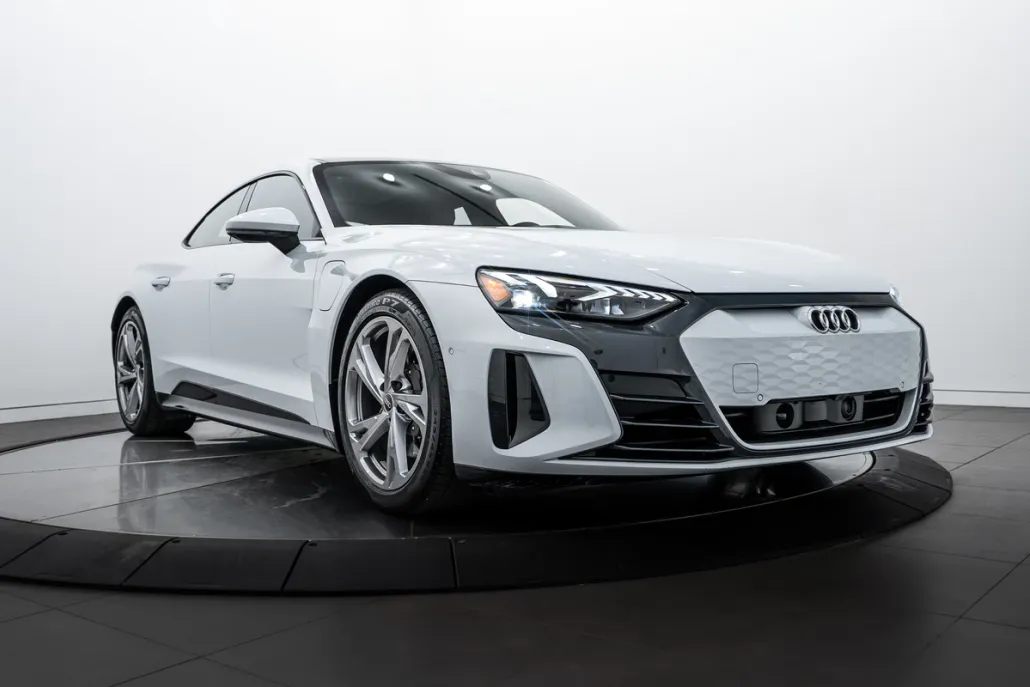 2023 Audi e-tron GT Prestige photo 1