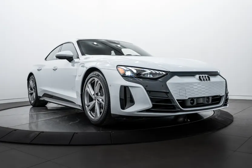 2023 Audi e-tron GT Prestige photo 1