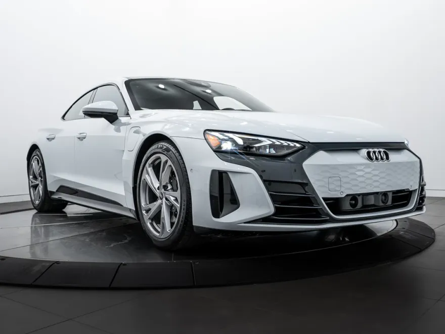 2023 Audi e-tron GT Prestige photo 1